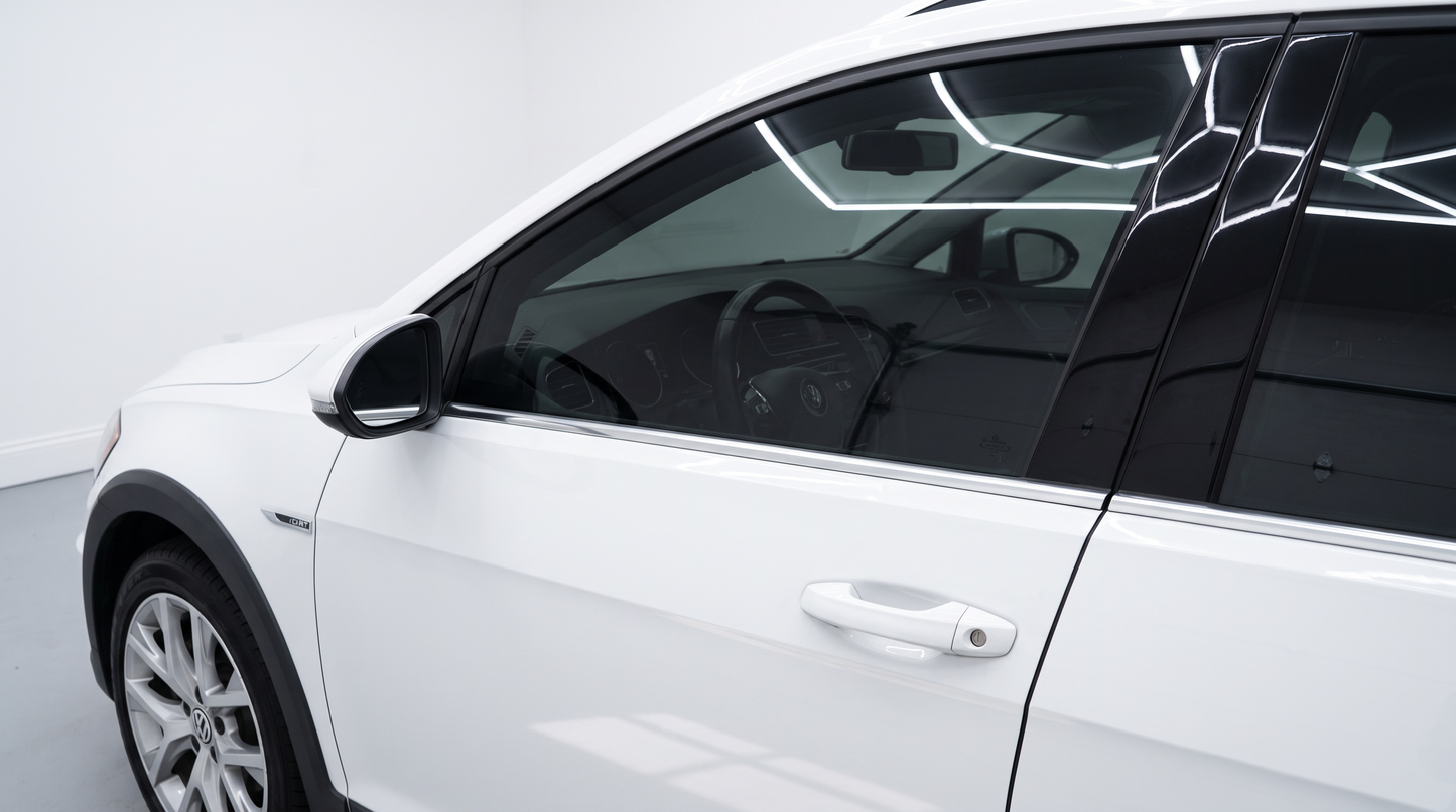 Färdigskuren solfilm främre sidorutor Volkswagen Golf Sportwagen/Alltrack 2015-2019
